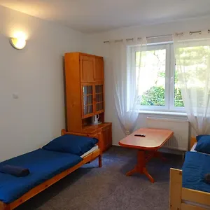 Apartament Tanie Pokoj Nr 2 1-3 Osobowy Z Lazienka Na Korytarzu, Gdańsk